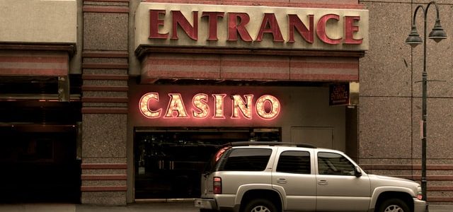 Kasino online dan kasino tradisional masing - masing memiliki keunikan tersendiri